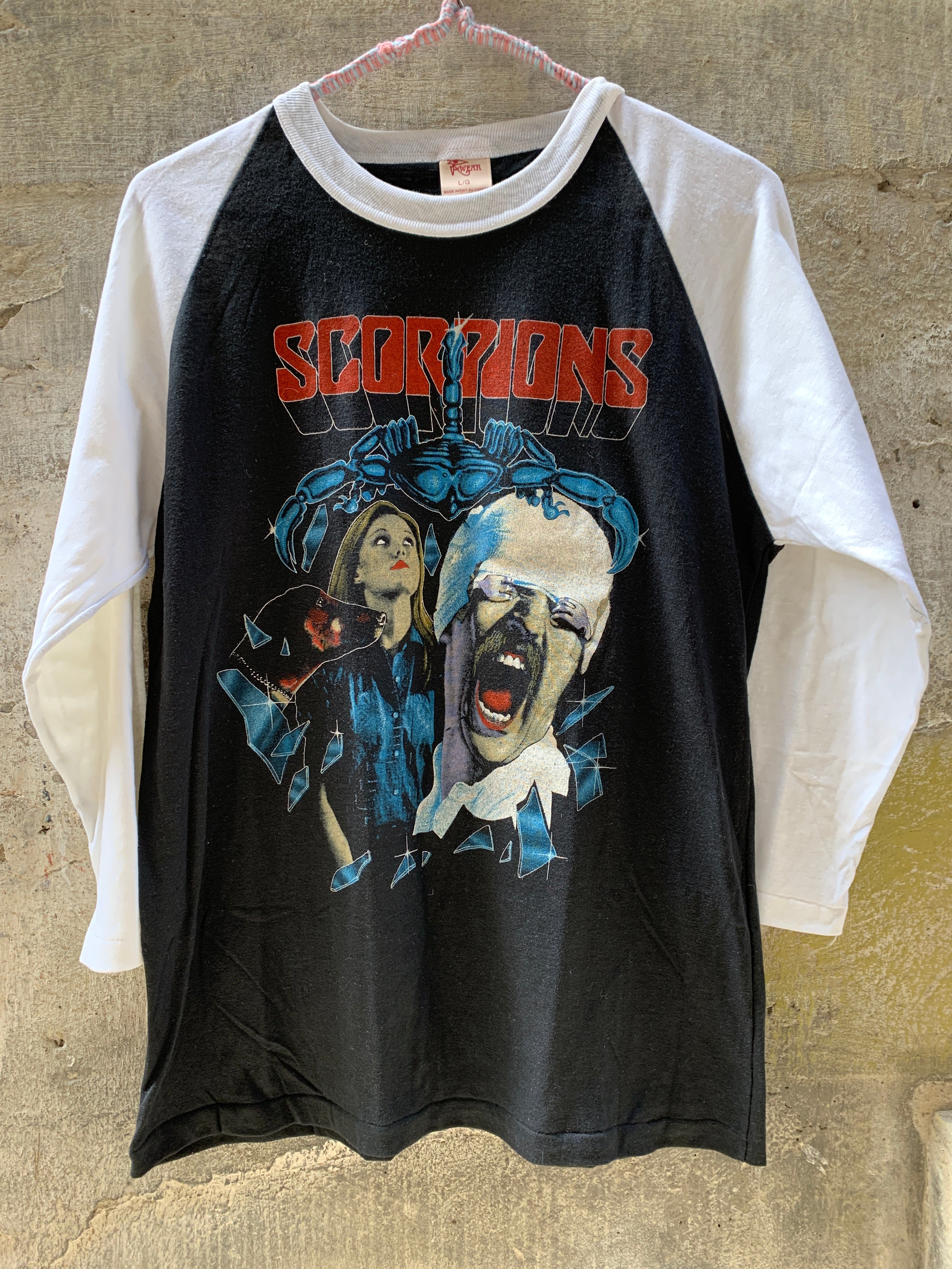 スコーピオンズ 1984年ワールドツアー Tシャツ Mサイズ ブラック World Tour 84 T-Shirt - Scorpions Official Store