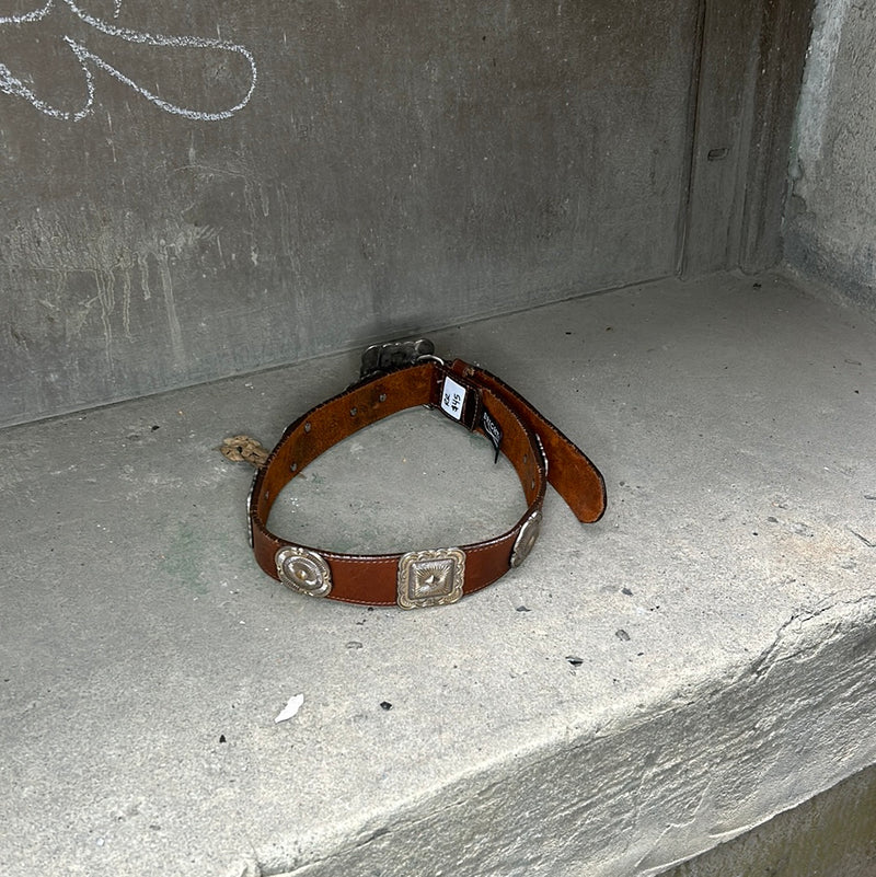 (RR2513) ’Brighton’ Medium Brown Leather Belt with Silver Conch and Buckle Details