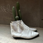 (RR3092) Vintage White Leather Western Ankle Boots