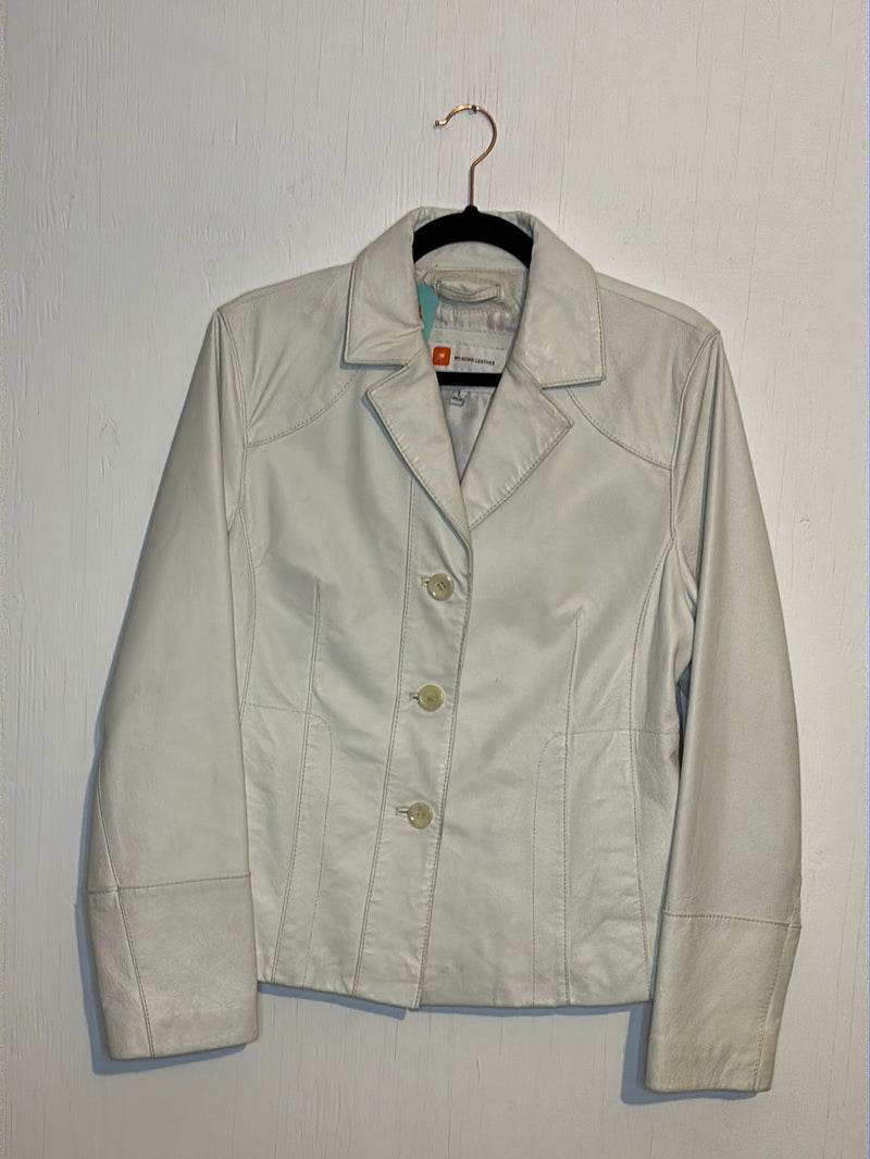 (RR2864) Vintage White Leather Button Down Jacket
