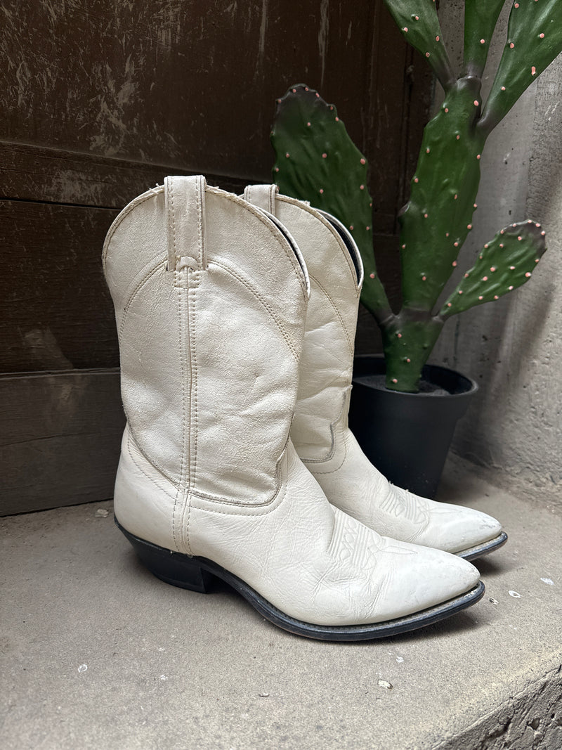 (RR3453) White Laredo Cowboy Boots