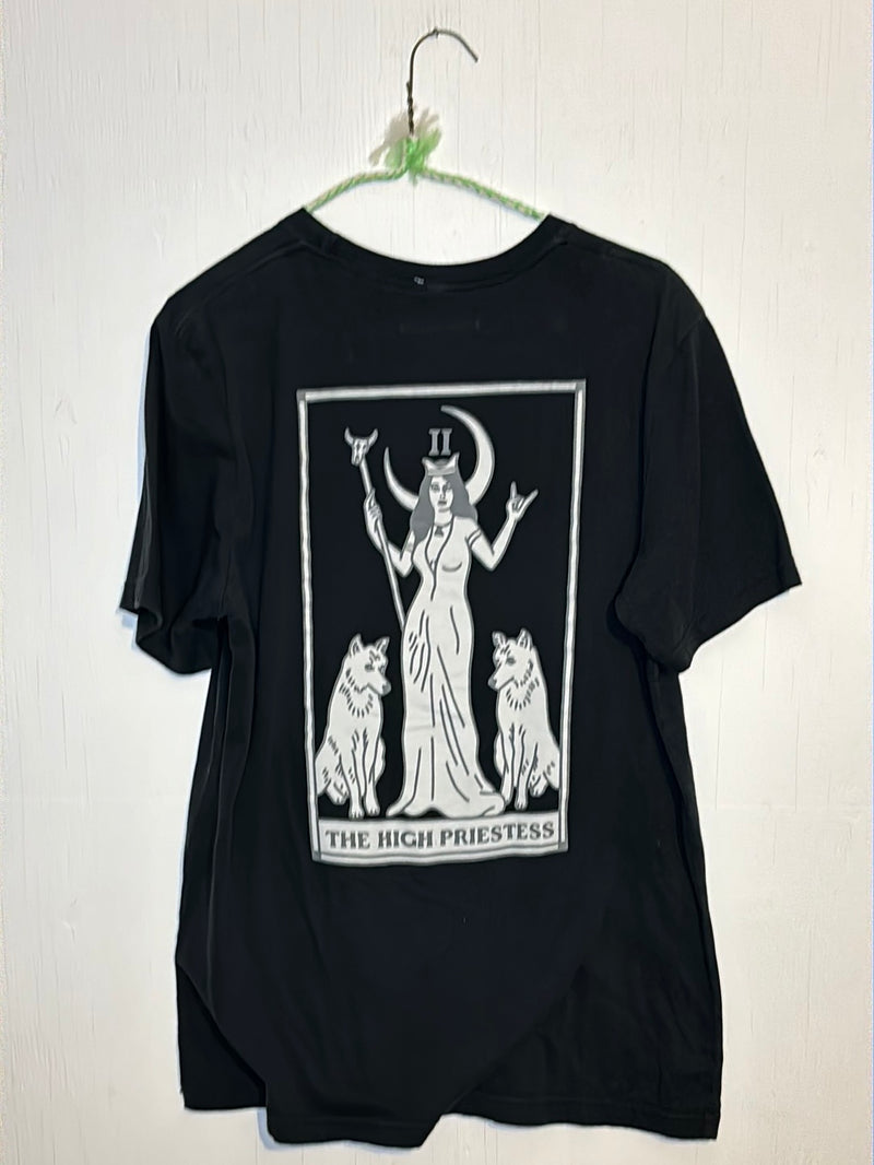 (RR2881) Wolf+Moon ’High Priestess” Black Graphic T-Shirt