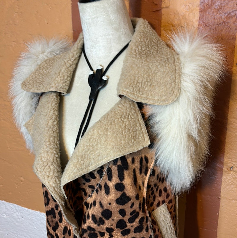 (RR2679) Modern Leopard Print Faux Fur Trim Vest