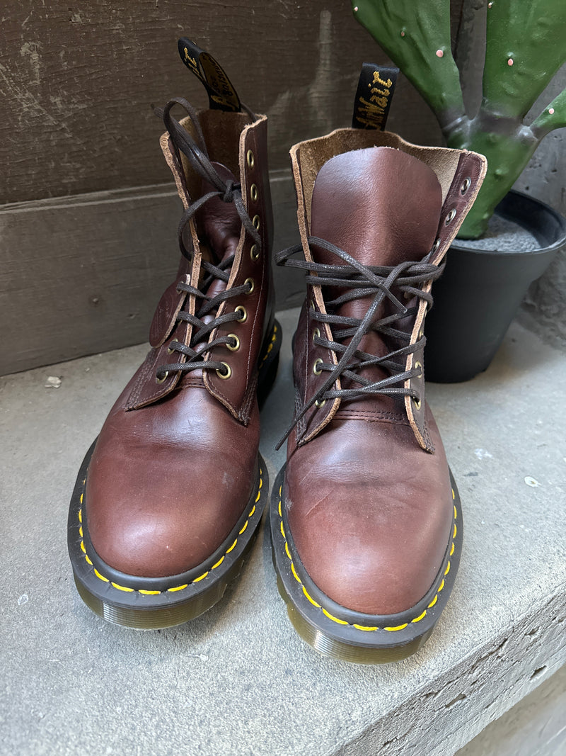 (RR3379) Doc Martens 8 Hole Boots