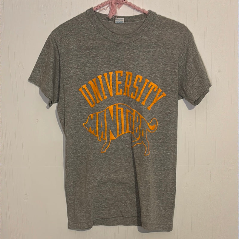 (RR2773) Vintage Heather Grey “University Manitoba” Graphic T Shirt