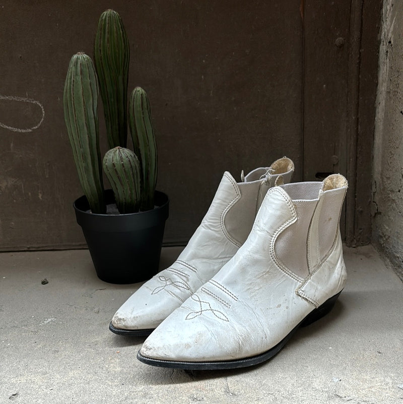 (RR3092) Vintage White Leather Western Ankle Boots