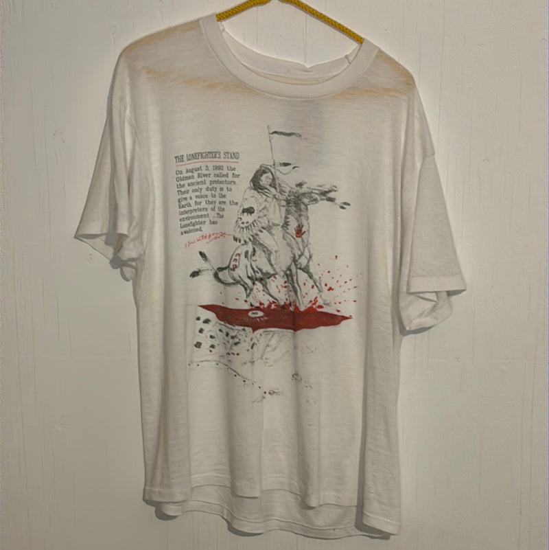 (RR2770) Vintage “The Lonefighter’s Stand” Graphic T-Shirt