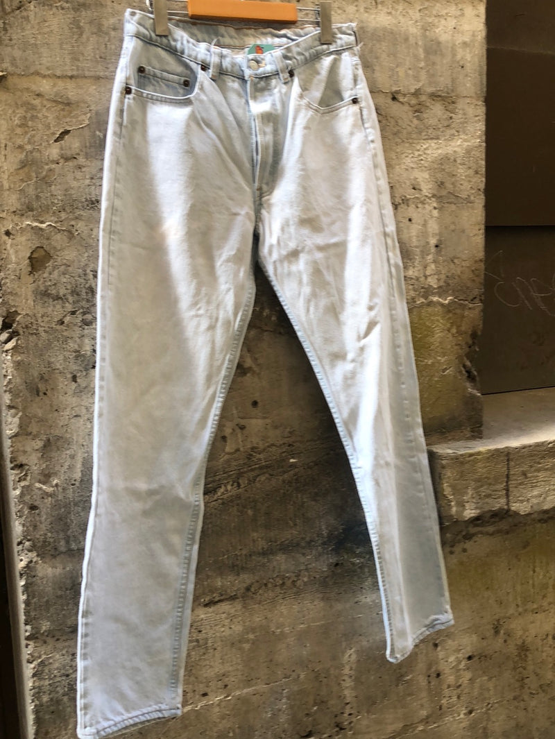 (RR2241) Vintage Lightwash Levi’s 501 Jeans