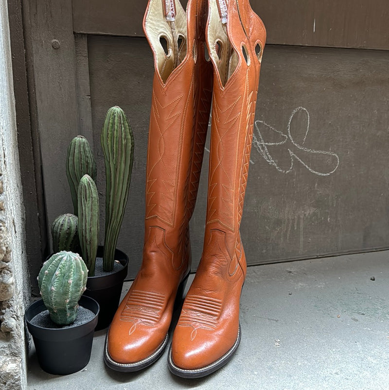 (RR3074) Tall 70s Brown Boot