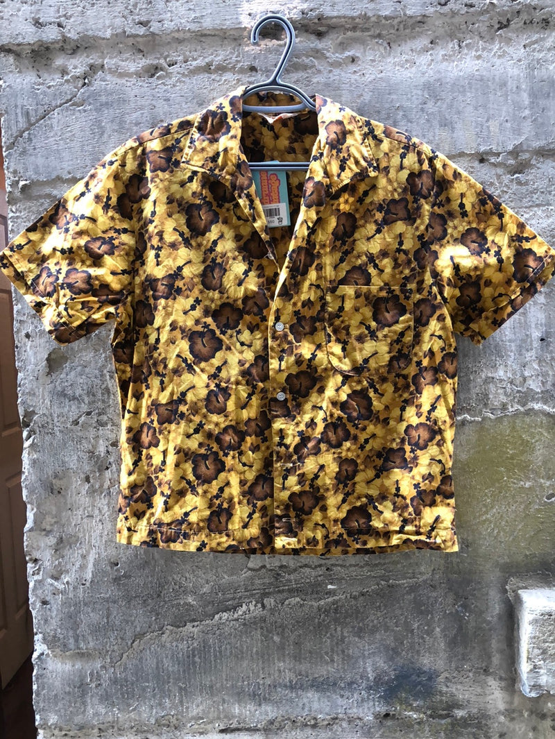 (RR2256) Golden Hibiscus Print Hawaiian Shirt