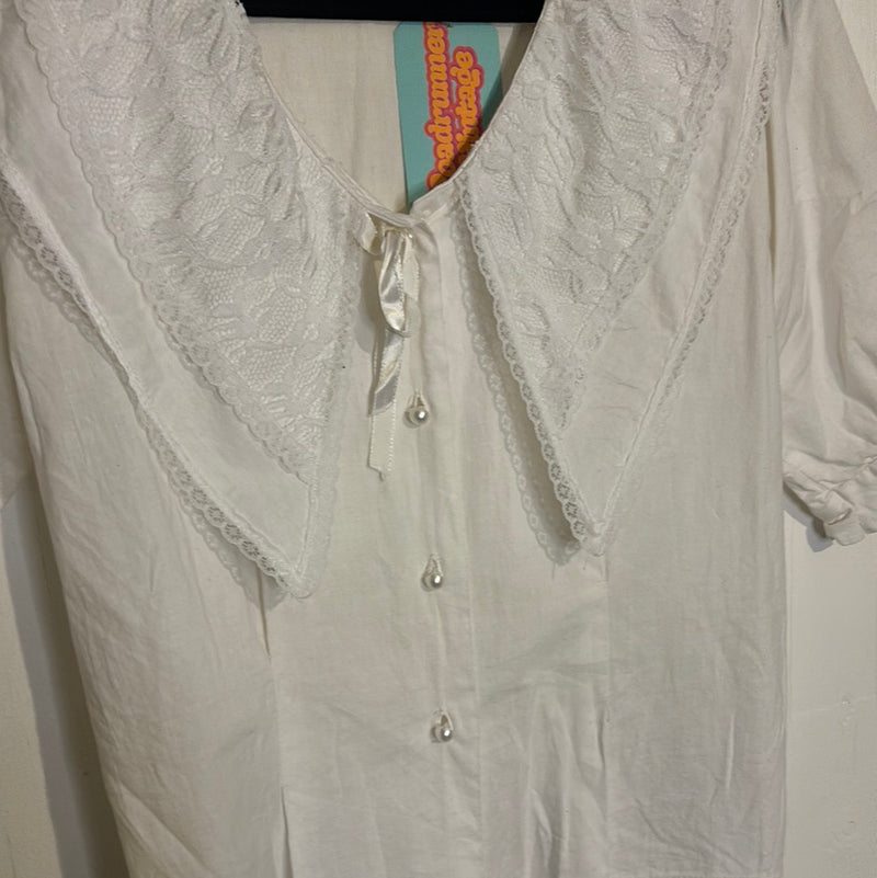 (RR2765)Vintage White Lace Collar Pearl Button Down Blouse