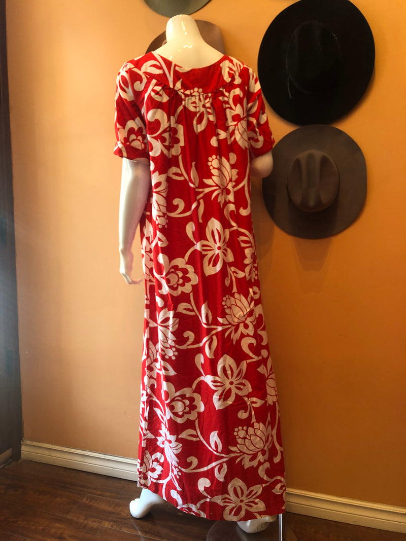 (RR2129) Red and White Flower Print Hawaiian Caftan Dress