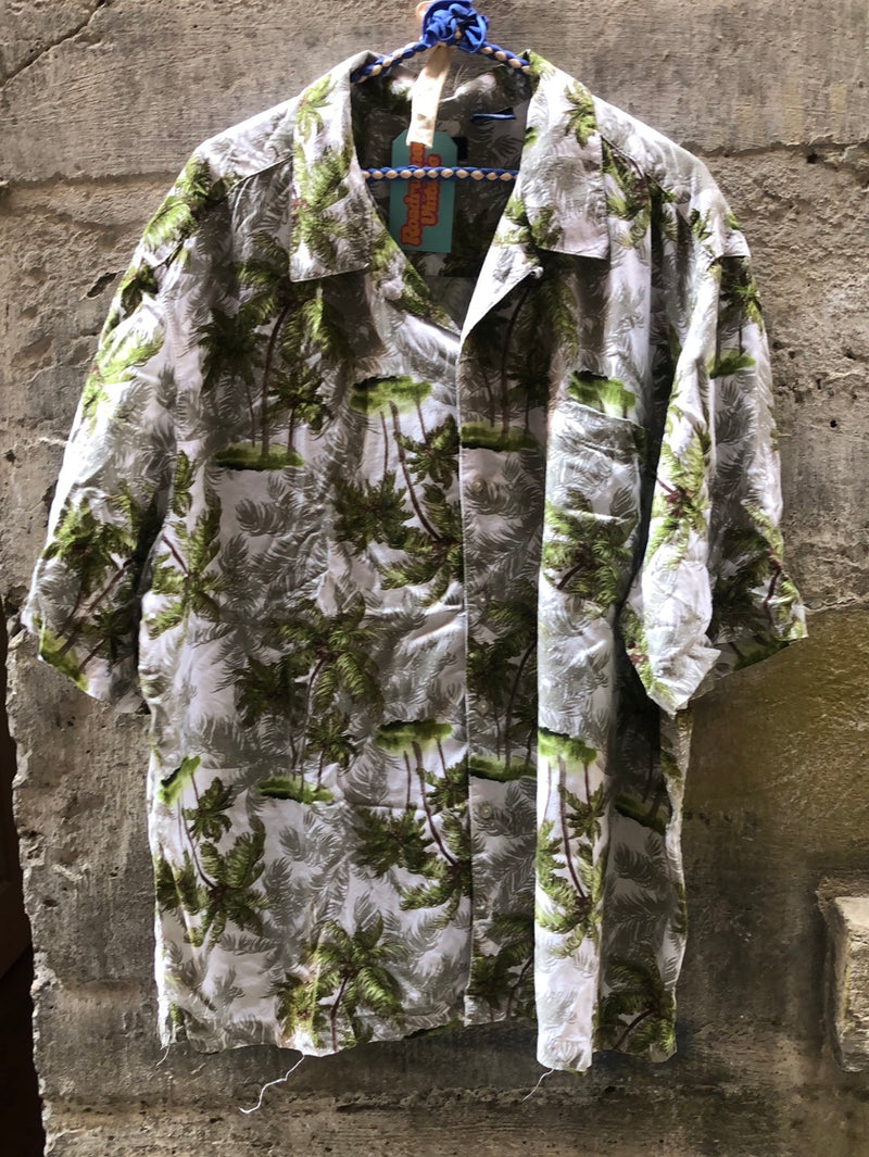 (RR2126) White Palm Tree Print Hawaiian Shirt