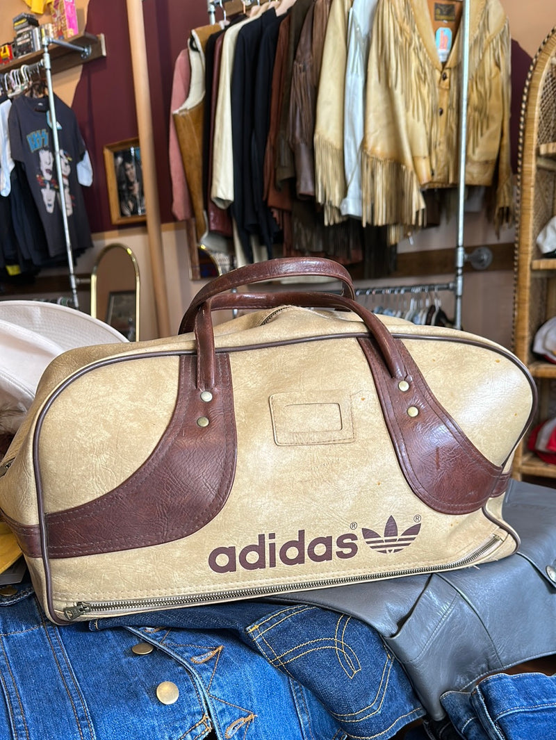 (RR2102) Vintage Adidas Duffle Bag