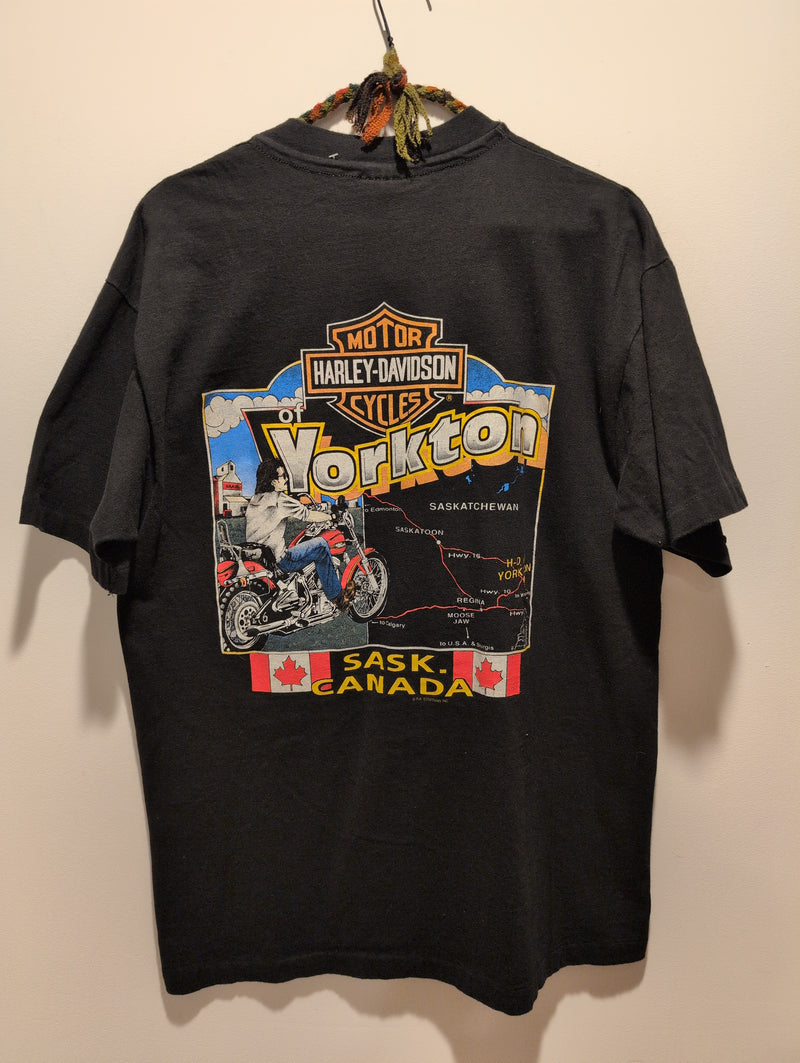 (0125RR3568) Vintage Harley Davidson Yorkton Saskatchewan Canada Graphic T-Shirt*