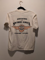 (0125RR3558) Vintage Cream Harley Davidson Calgary Canada Graphic T-Shirt*