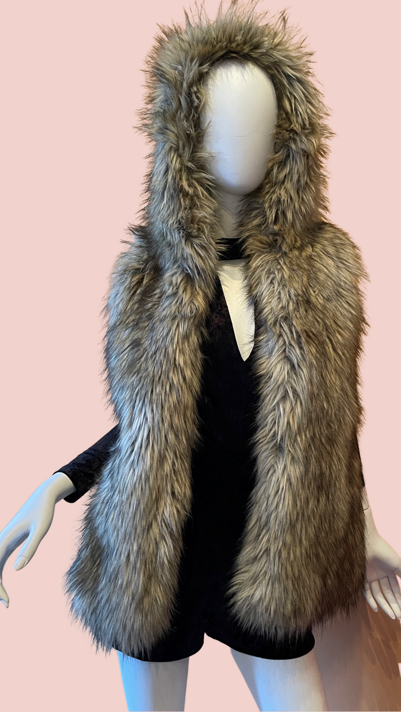 (RR1322) Talula Faux Fur Vest w/ Oversized Hood (Modern)